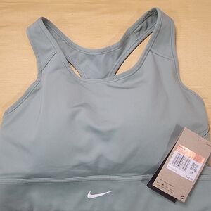 Nike Women's Sports Bra - Light Green